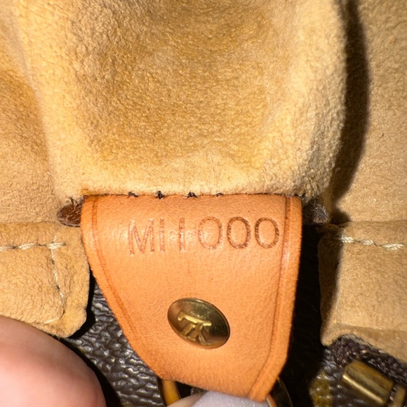 Louis Vuitton Looping - Picture 2 of 9